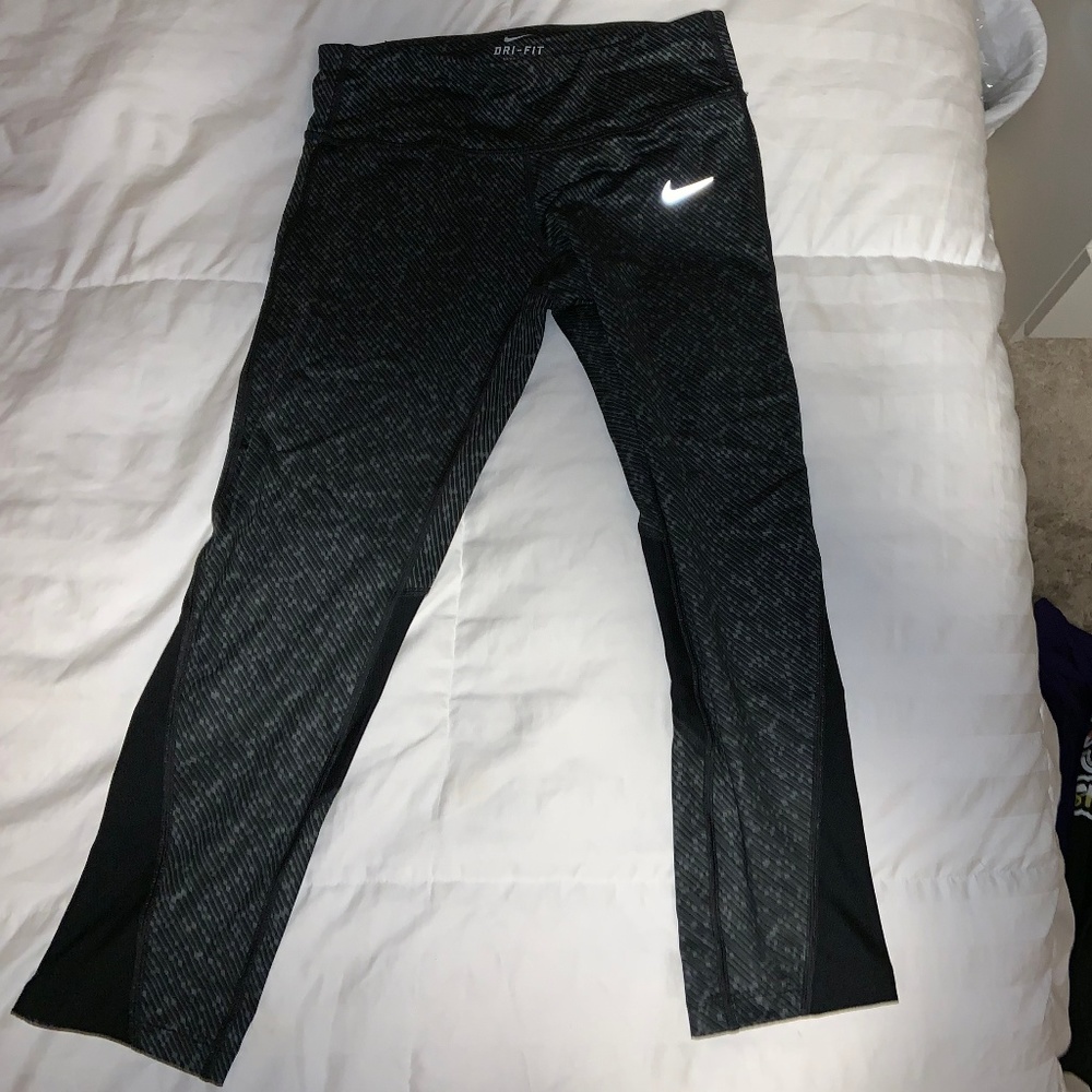 Cropped Nike Leggings